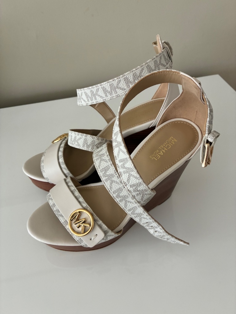 Michael Kors sandals - Picture 4 of 4